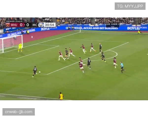 西汉姆联防守纪律性出色，全员退守半场限制曼城进攻空间